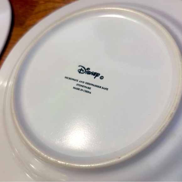 Disney Winnie the Pooh Set of 8inch Plates Pooh Tigger Eyore Piglet Excellent - Picture 7 of 10